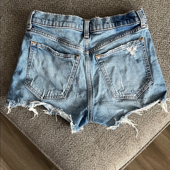 Abercrombie & Fitch The Mom Short High Rise - size 2/26 - Picture 3 of 3